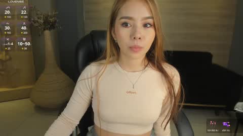 Snapshot of carolinegrace_ chatting on January 27, 11:00 am Caro online show from January 27, 11:00 am