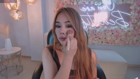 Snapshot of carolinegrace_ chatting on February 6, 10:48 am Caro online show from February 6, 10:48 am