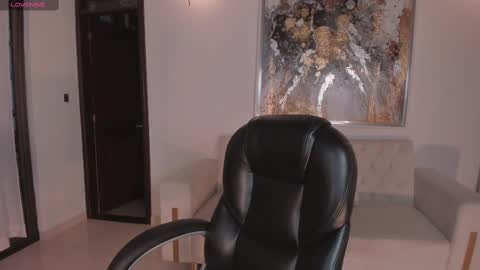 Snapshot of carolinegrace_ chatting on March 7, 11:07 am Caro online show from March 7, 11:07 am