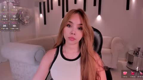 Snapshot of carolinegrace_ chatting on October 17, 10:18 am Caro online show from October 17, 10:18 am