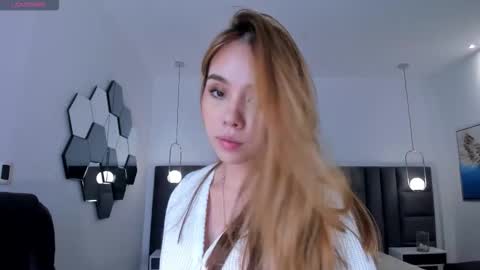 Snapshot of carolinegrace_ chatting on October 27, 10:41 am Caro online show from October 27, 10:41 am