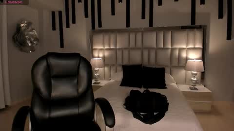 Snapshot of carolinegrace_ chatting on November 21, 10:25 am Caro online show from November 21, 10:25 am