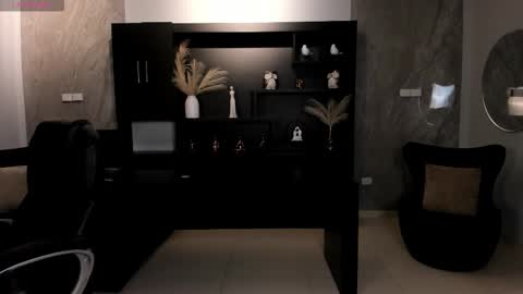 Snapshot of carolinegrace_ chatting on December 2, 10:42 am Caro online show from December 2, 10:42 am