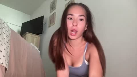 Caroline online show from July 1, 8:19 pm