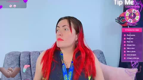 Carolinhe  online show from October 10, 10:20 pm