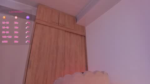 carolinna_ online show from June 27, 12:48 am