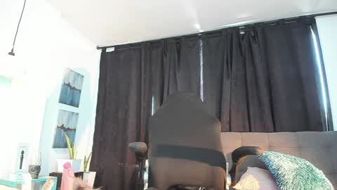 caro online show from January 11, 2:25 pm