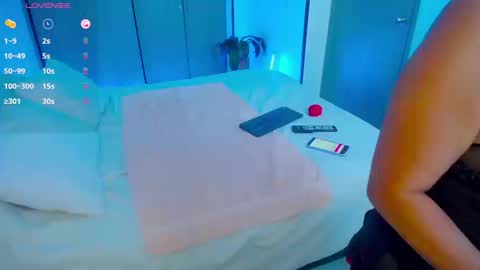 CarolinneFiotti online show from September 12, 2:39 pm