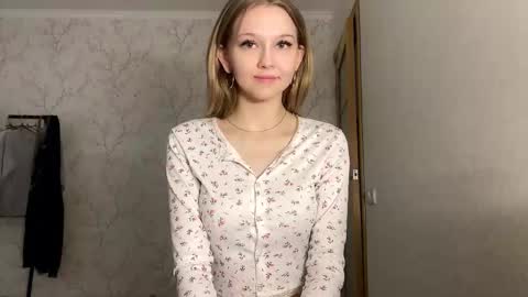 Snapshot of carollkaps chatting on December 15, 11:03 am Carol online show from December 15, 11:03 am