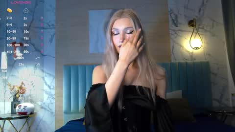 Snapshot of carolreeves chatting on September 22, 5:42 am Carol online show from September 22, 5:42 am