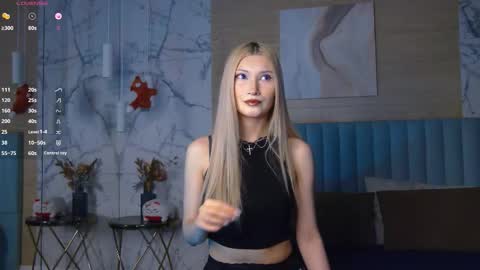 Snapshot of carolreeves chatting on October 17, 5:54 am Carol online show from October 17, 5:54 am