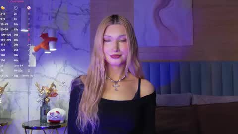 Snapshot of carolreeves chatting on October 28, 6:17 am Carol online show from October 28, 6:17 am