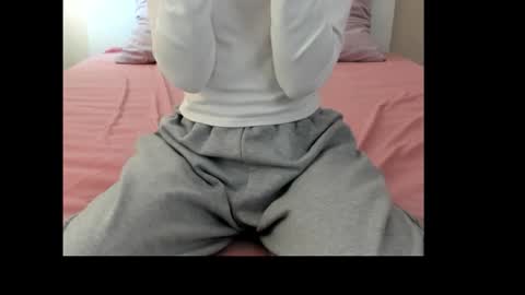 Snapshot of carolulu chatting on February 18, 9:05 am carolulu online show from February 18, 9:05 am