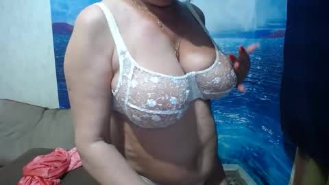 Snapshot of caroncapella chatting on March 26, 9:20 pm VicunaCool online show from March 26, 9:20 pm