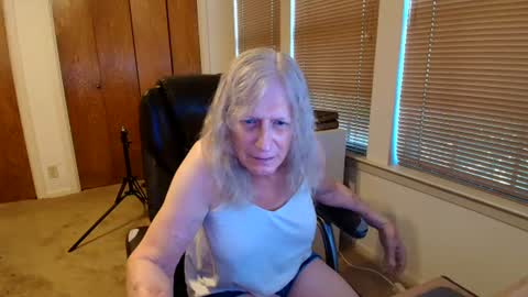 carrie_linn online show from June 27, 6:02 pm