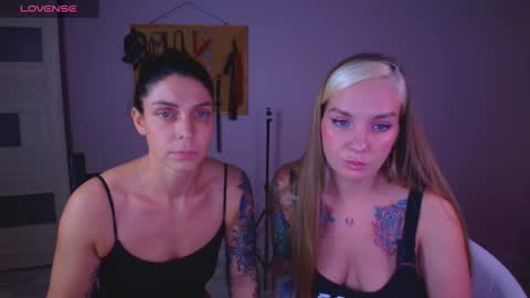 Snapshot of carrie_moonshine chatting on November 17, 6:24 pm Carrie online show from November 17, 6:24 pm