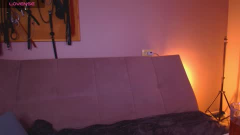 Snapshot of carrie_moonshine chatting on December 17, 8:59 pm Carrie online show from December 17, 8:59 pm