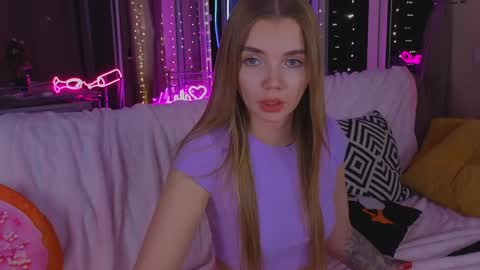 Snapshot of carriebradshawww chatting on March 31, 11:16 pm carriebradshawww online show from March 31, 11:16 pm