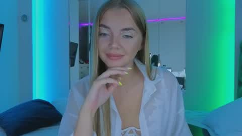 Snapshot of carriebradshawww chatting on July 17, 6:13 pm carriebradshawww online show from July 17, 6:13 pm
