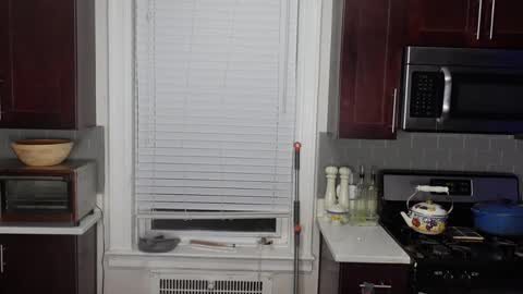 carrie madsin online show from November 24, 11:15 pm