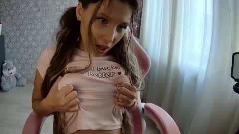 carysgs online show from September 26, 9:02 am