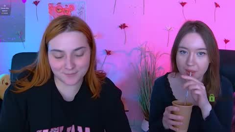 casey_meow_ online show from May 3, 9:04 am