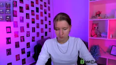casey_meow_ online show from June 22, 7:11 pm