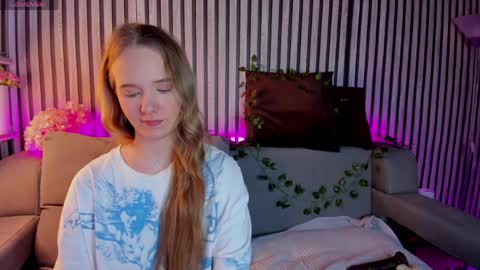 Snapshot of casey_sweeet chatting on March 30, 9:21 am Casey sweeet online show from March 30, 9:21 am