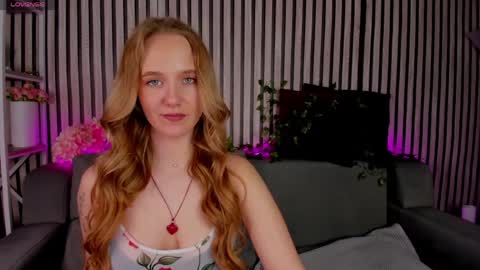 Snapshot of casey_sweeet chatting on April 4, 2:58 pm Casey sweeet online show from April 4, 2:58 pm