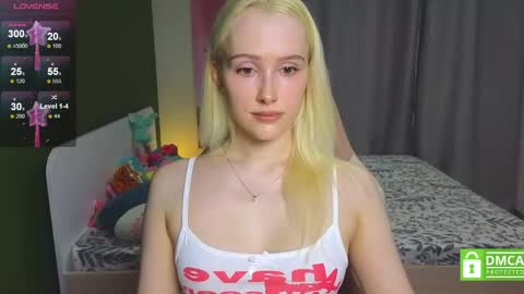 Snapshot of caseylabow chatting on April 12, 7:13 am My name is Casey... Nice to meet you I will be happy to have funthumbs up please its important online show from April 12, 7:13 am