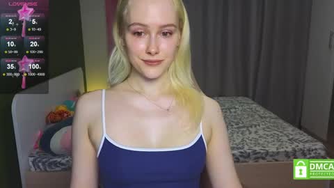 Snapshot of caseylabow chatting on June 5, 5:25 am My name is Casey... Nice to meet you I will be happy to have funthumbs up please its important online show from June 5, 5:25 am
