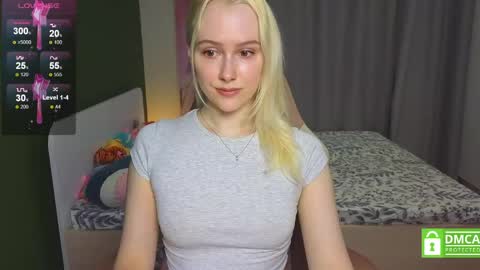 Snapshot of caseylabow chatting on June 6, 5:34 am My name is Casey... Nice to meet you I will be happy to have funthumbs up please its important online show from June 6, 5:34 am