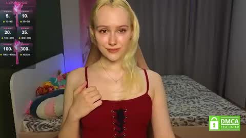 Snapshot of caseylabow chatting on June 13, 7:17 am My name is Casey... Nice to meet you I will be happy to have funthumbs up please its important online show from June 13, 7:17 am
