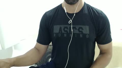 cashmastermuscle77 online show from December 28, 2:21 pm