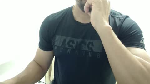 cashmastermuscle77 online show from October 26, 1:55 am