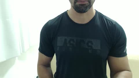 Snapshot of cashmastermuscle77 chatting on May 4, 10:17 pm cashmastermuscle77 online show from May 4, 10:17 pm