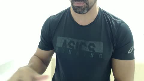 Snapshot of cashmastermuscle77 chatting on May 5, 10:23 am cashmastermuscle77 online show from May 5, 10:23 am