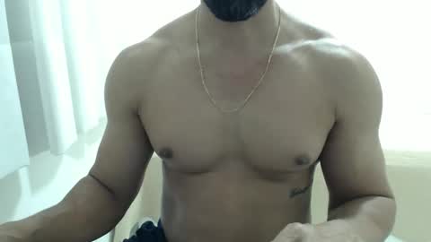 Snapshot of cashmastermuscle77 chatting on May 14, 3:02 am cashmastermuscle77 online show from May 14, 3:02 am