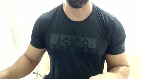 Snapshot of cashmastermuscle77 chatting on May 14, 5:53 pm cashmastermuscle77 online show from May 14, 5:53 pm