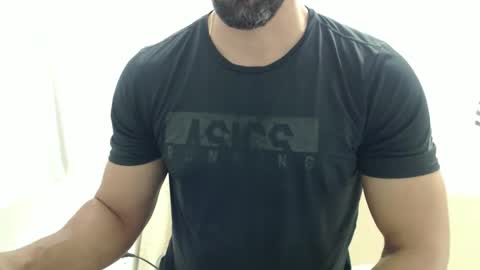 Snapshot of cashmastermuscle77 chatting on May 15, 10:11 am cashmastermuscle77 online show from May 15, 10:11 am