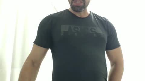 Snapshot of cashmastermuscle77 chatting on May 27, 11:46 pm cashmastermuscle77 online show from May 27, 11:46 pm
