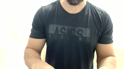 Snapshot of cashmastermuscle77 chatting on June 4, 2:12 pm cashmastermuscle77 online show from June 4, 2:12 pm