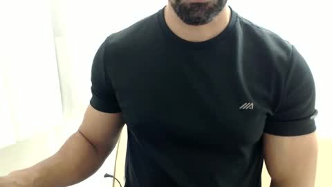 Snapshot of cashmastermuscle77 chatting on June 6, 1:54 am cashmastermuscle77 online show from June 6, 1:54 am