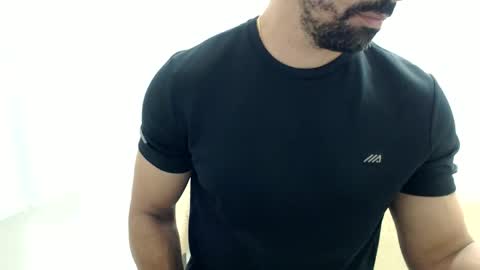 Snapshot of cashmastermuscle77 chatting on June 6, 7:07 pm cashmastermuscle77 online show from June 6, 7:07 pm