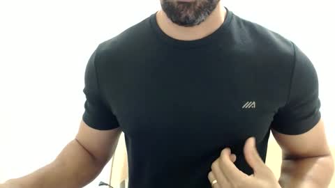 Snapshot of cashmastermuscle77 chatting on June 7, 12:42 pm cashmastermuscle77 online show from June 7, 12:42 pm