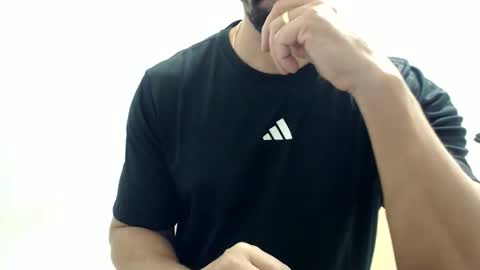 Snapshot of cashmastermuscle77 chatting on June 9, 12:22 am cashmastermuscle77 online show from June 9, 12:22 am