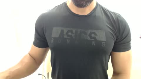 Snapshot of cashmastermuscle77 chatting on June 10, 12:37 pm cashmastermuscle77 online show from June 10, 12:37 pm
