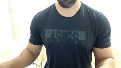 Snapshot of cashmastermuscle77 chatting on June 11, 10:24 am cashmastermuscle77 online show from June 11, 10:24 am