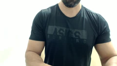 Snapshot of cashmastermuscle77 chatting on June 12, 10:36 am cashmastermuscle77 online show from June 12, 10:36 am