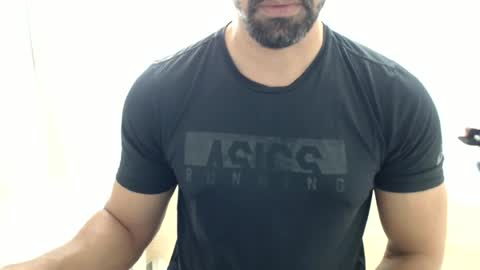 cashmastermuscle77 online show from June 20, 1:58 pm